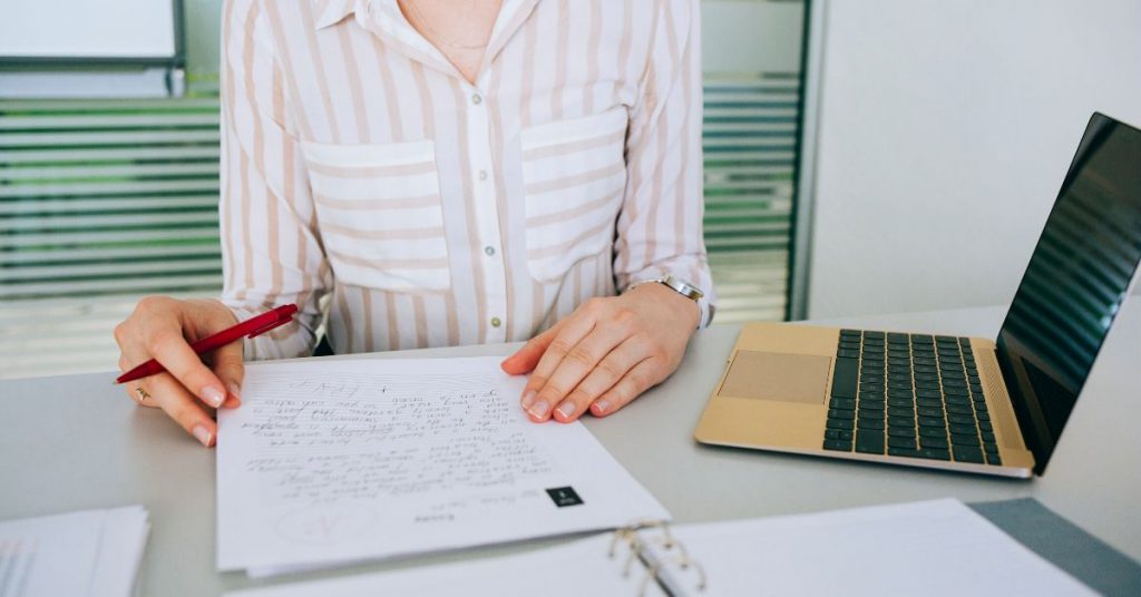 woman preparing to the test on her Level 1 cfa exam day