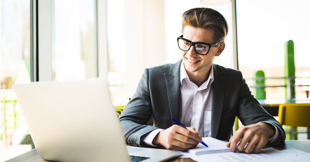 A cfa student transitioning from print to online study materials