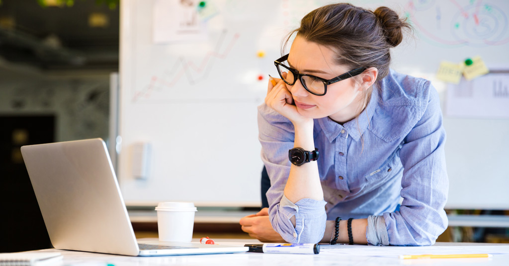 a student studying according to the cfa study plan